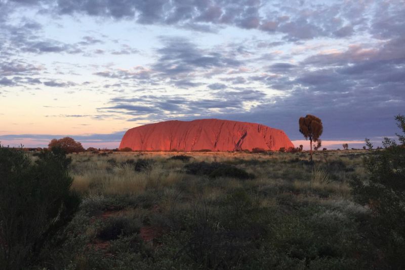 Australia-Northern-Territory-Uluru-the-rock-red-center-800